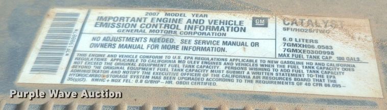 image for item NG9964 2006 Chevrolet Silverado 3500 Crew Cab flatbed pickup truck