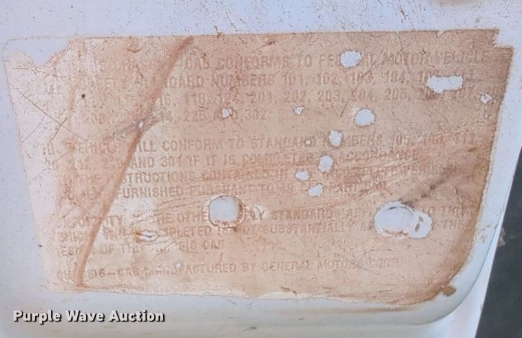 image for item NG9964 2006 Chevrolet Silverado 3500 Crew Cab flatbed pickup truck