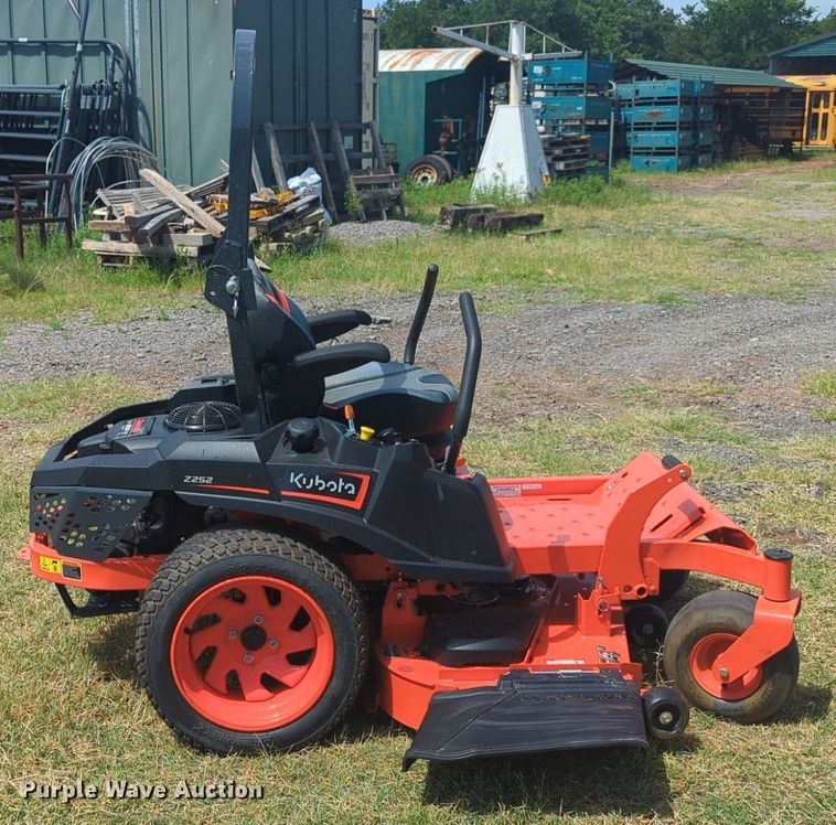 image for item NG9966 2024 Kubota Z252KW ZTR lawn mower