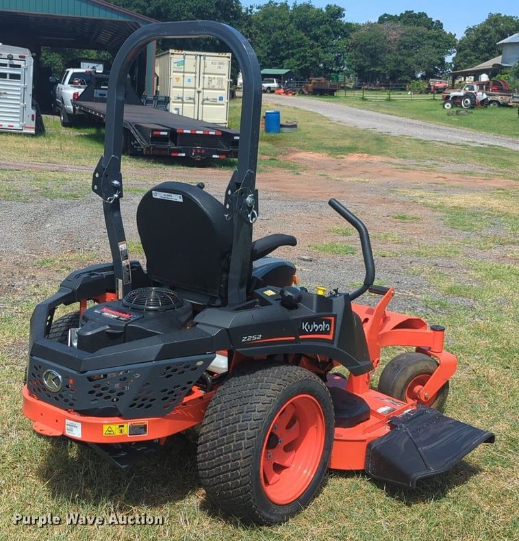 image for item NG9966 2024 Kubota Z252KW ZTR lawn mower