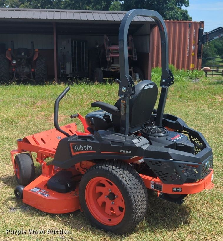 image for item NG9966 2024 Kubota Z252KW ZTR lawn mower