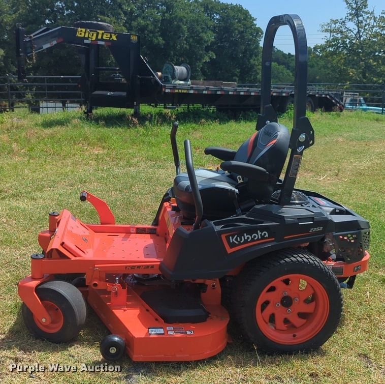 image for item NG9966 2024 Kubota Z252KW ZTR lawn mower
