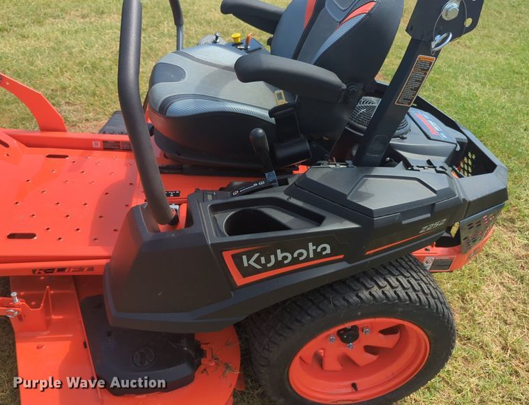 image for item NG9966 2024 Kubota Z252KW ZTR lawn mower