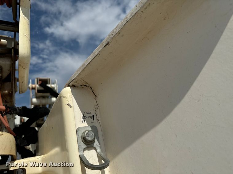 image for item NQ9624 2015 Ford F550 Super Duty bucket truck