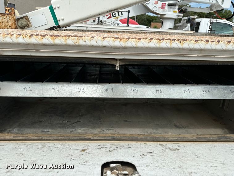 image for item NQ9624 2015 Ford F550 Super Duty bucket truck