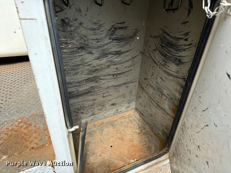 image for item NQ9624 2015 Ford F550 Super Duty bucket truck