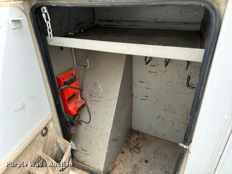 image for item NQ9624 2015 Ford F550 Super Duty bucket truck