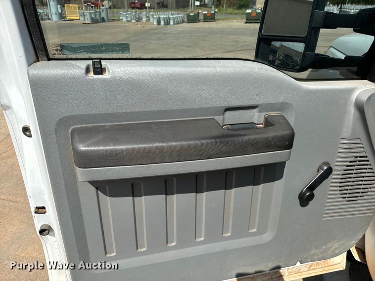 image for item NQ9624 2015 Ford F550 Super Duty bucket truck