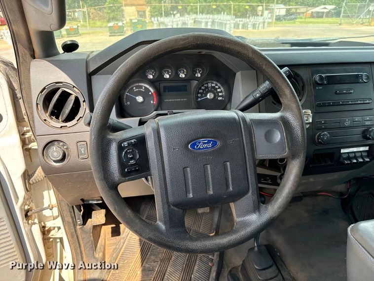 image for item NQ9624 2015 Ford F550 Super Duty bucket truck