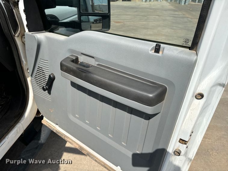 image for item NQ9624 2015 Ford F550 Super Duty bucket truck