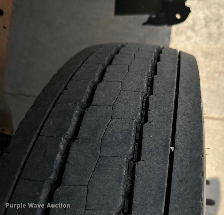 image for item NQ9624 2015 Ford F550 Super Duty bucket truck