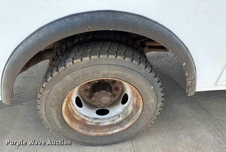 image for item NQ9624 2015 Ford F550 Super Duty bucket truck