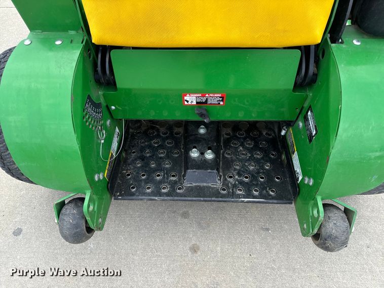 image for item OF9716 2022 John Deere 652R ZTR lawn mower