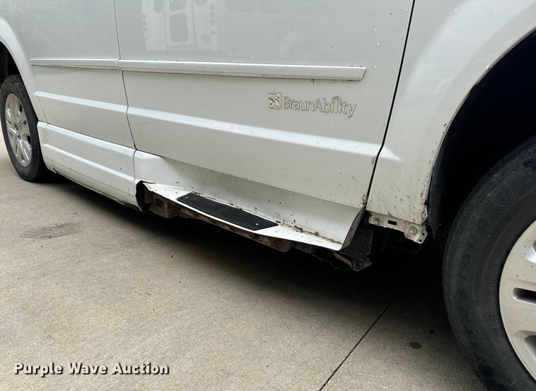 image for item OF9732 2017 Braun Ability Grand Caravan handicap accessible van