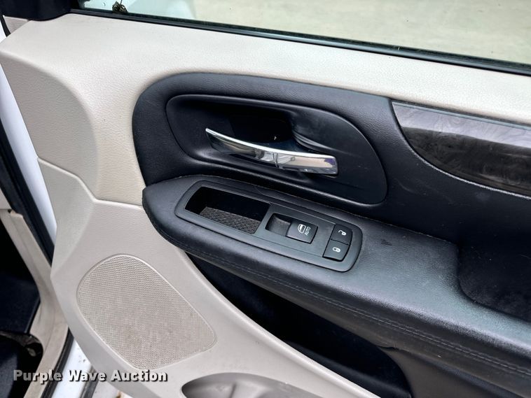 image for item OF9732 2017 Braun Ability Grand Caravan handicap accessible van