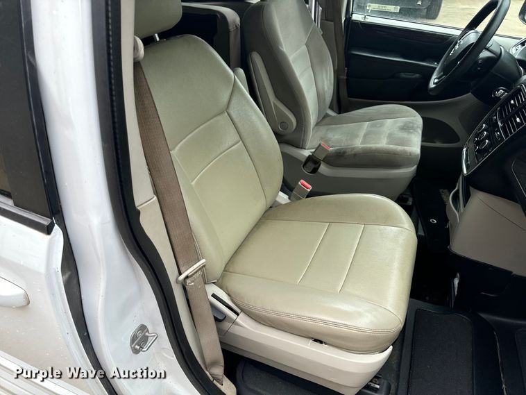 image for item OF9732 2017 Braun Ability Grand Caravan handicap accessible van