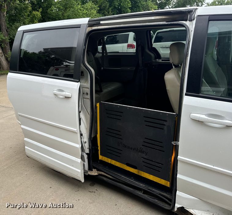 image for item OF9732 2017 Braun Ability Grand Caravan handicap accessible van