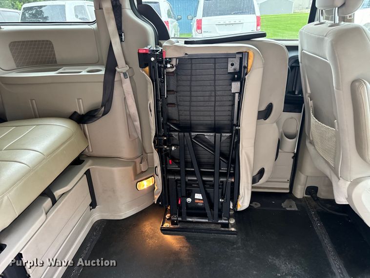 image for item OF9732 2017 Braun Ability Grand Caravan handicap accessible van