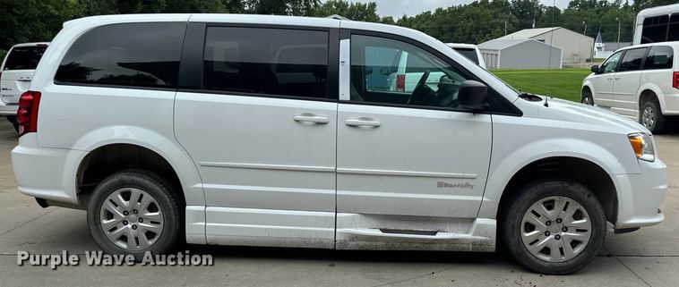 image for item OF9733 2017 Dodge Grand Caravan handicap accessible van