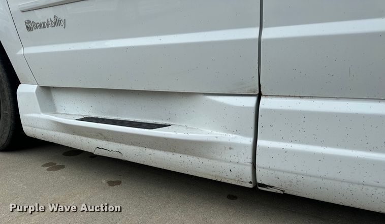 image for item OF9733 2017 Dodge Grand Caravan handicap accessible van