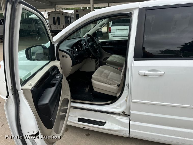 image for item OF9733 2017 Dodge Grand Caravan handicap accessible van