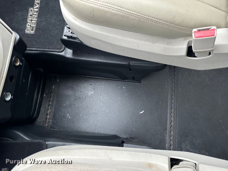 image for item OF9733 2017 Dodge Grand Caravan handicap accessible van