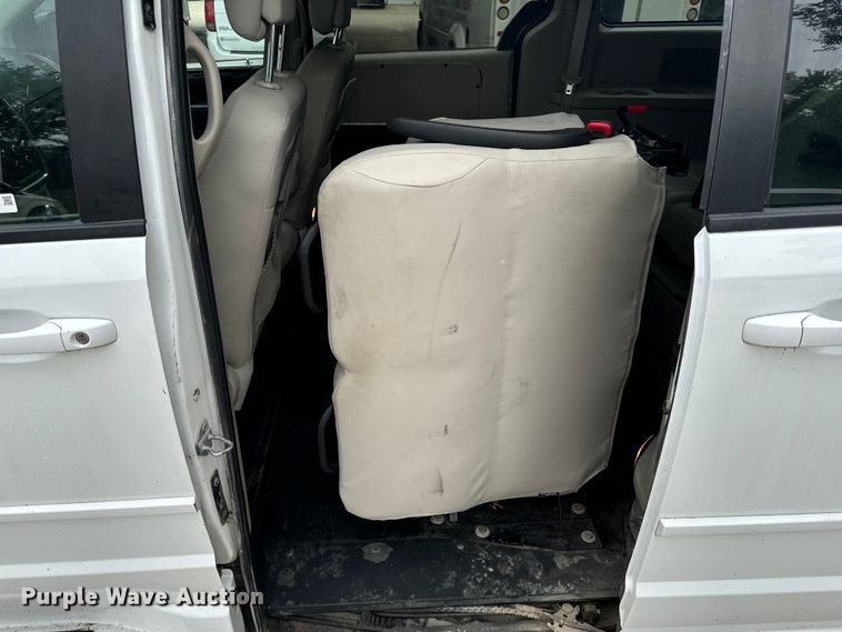 image for item OF9733 2017 Dodge Grand Caravan handicap accessible van