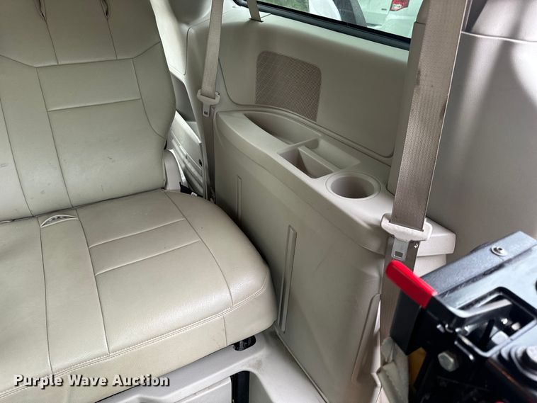 image for item OF9733 2017 Dodge Grand Caravan handicap accessible van