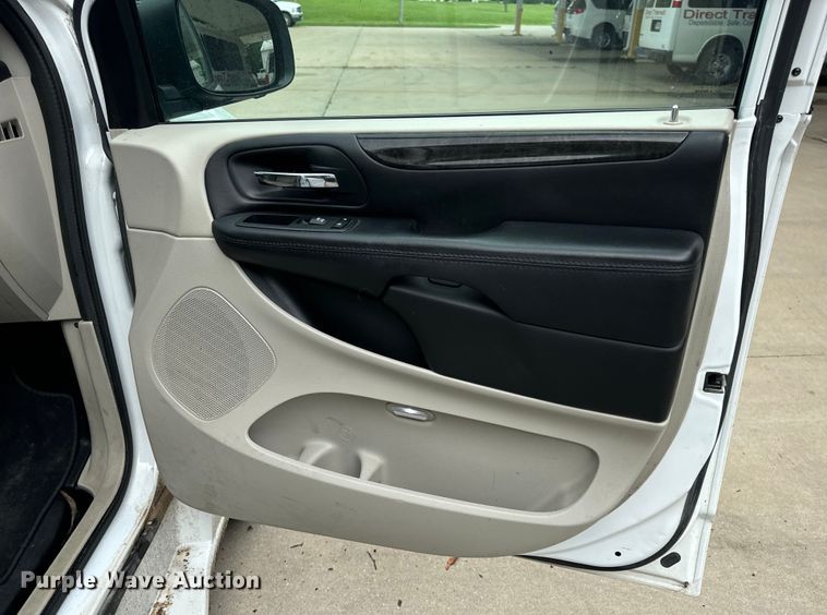 image for item OF9733 2017 Dodge Grand Caravan handicap accessible van