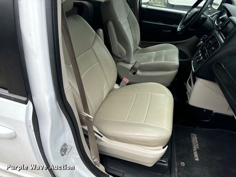 image for item OF9733 2017 Dodge Grand Caravan handicap accessible van