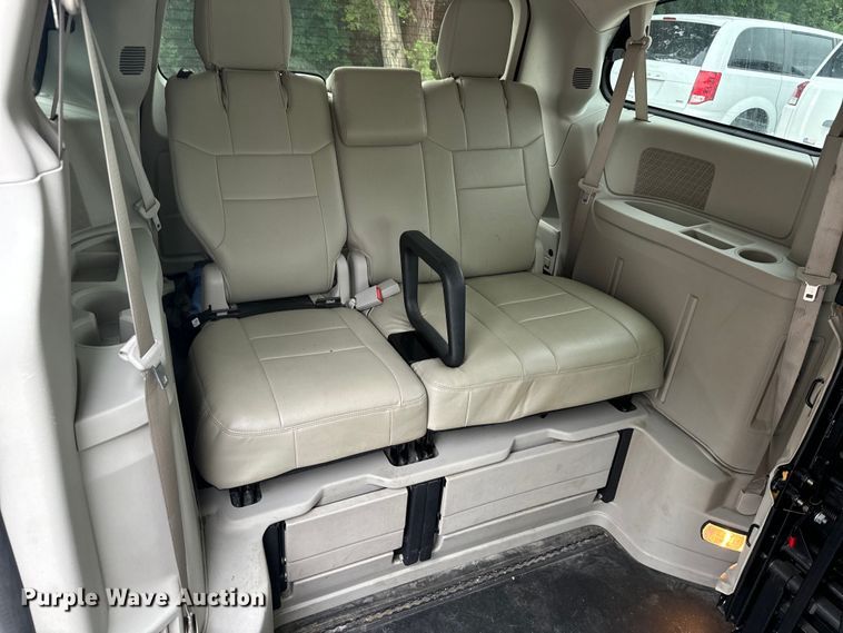 image for item OF9733 2017 Dodge Grand Caravan handicap accessible van