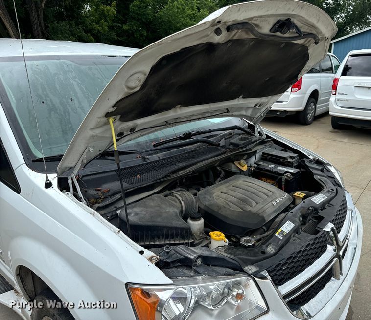 image for item OF9733 2017 Dodge Grand Caravan handicap accessible van