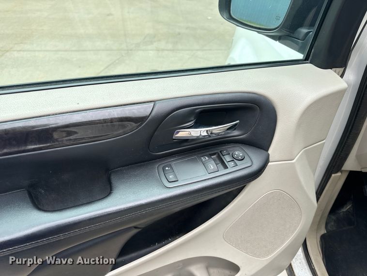 image for item OF9736 2015 Dodge  Grand Caravan handicap accessible van