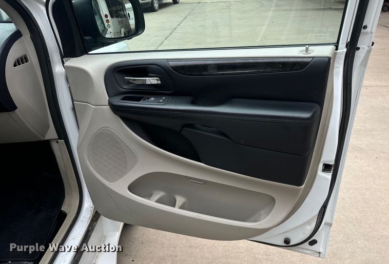 image for item OF9736 2015 Dodge  Grand Caravan handicap accessible van