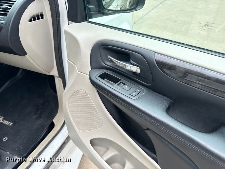 image for item OF9736 2015 Dodge  Grand Caravan handicap accessible van