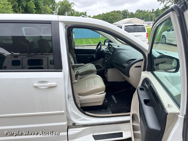 image for item OF9736 2015 Dodge  Grand Caravan handicap accessible van