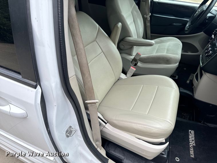 image for item OF9736 2015 Dodge  Grand Caravan handicap accessible van