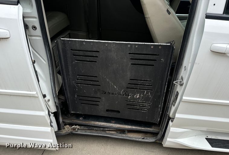 image for item OF9736 2015 Dodge  Grand Caravan handicap accessible van