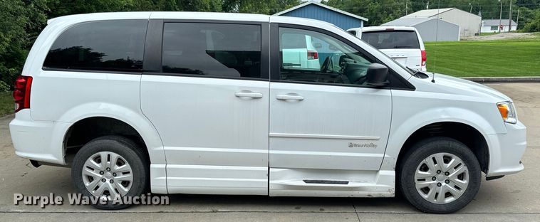 image for item OF9737 2015 Dodge Grand Caravan handicap accessible van