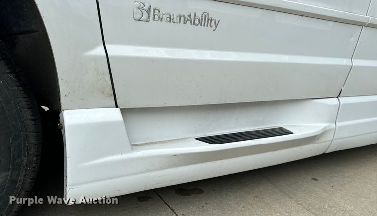 image for item OF9737 2015 Dodge Grand Caravan handicap accessible van