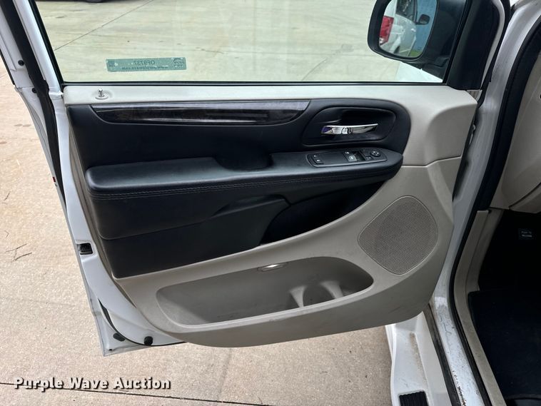 image for item OF9737 2015 Dodge Grand Caravan handicap accessible van
