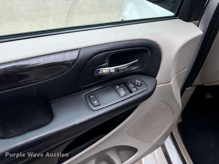 image for item OF9737 2015 Dodge Grand Caravan handicap accessible van