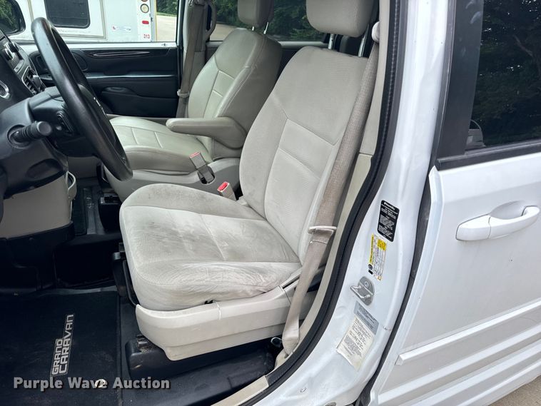 image for item OF9737 2015 Dodge Grand Caravan handicap accessible van