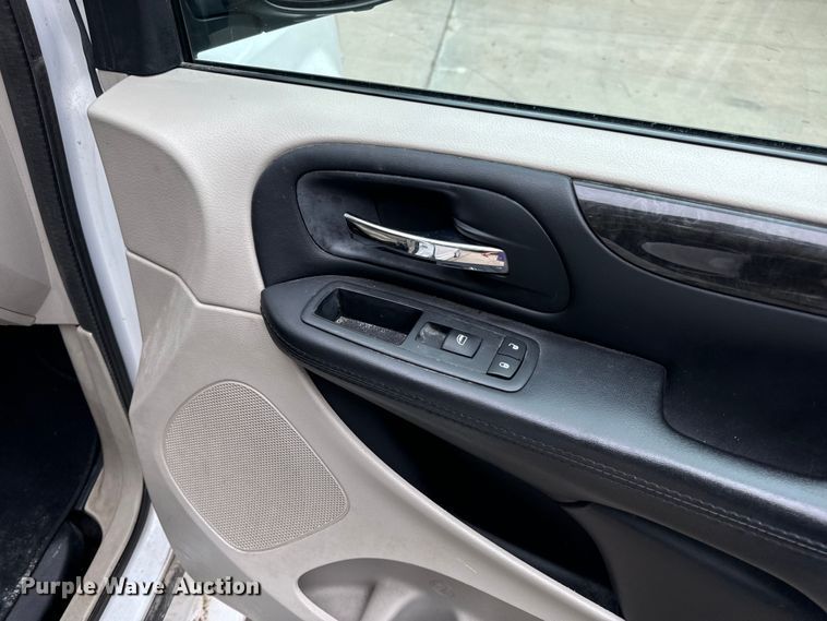 image for item OF9737 2015 Dodge Grand Caravan handicap accessible van