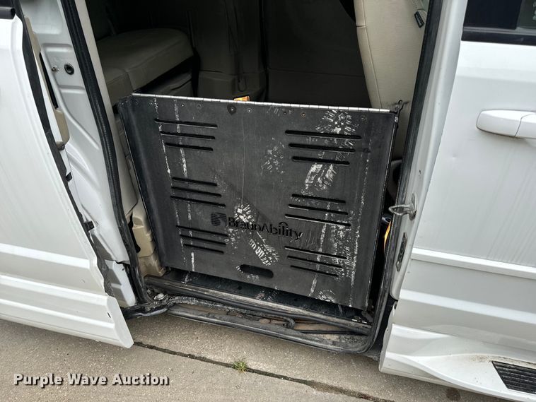 image for item OF9737 2015 Dodge Grand Caravan handicap accessible van