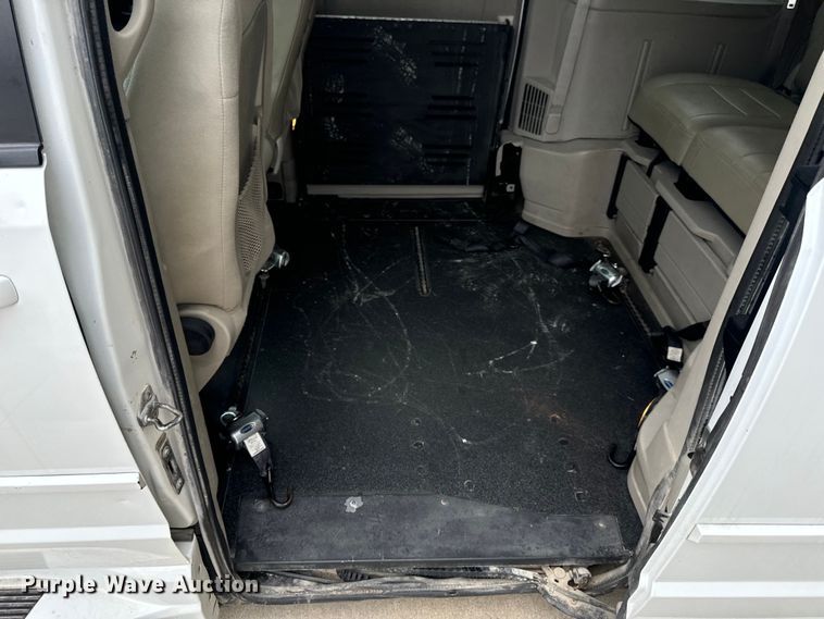 image for item OF9737 2015 Dodge Grand Caravan handicap accessible van