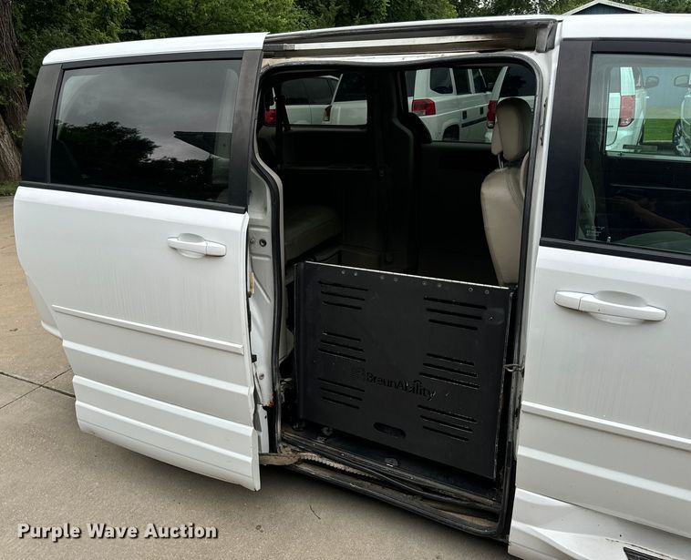 image for item OF9738 2015 Dodge Grand Caravan  handicap accessible van