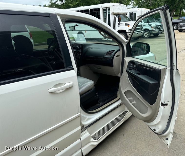 image for item OF9739 2011 Dodge  Grand Caravan handicap accessible van