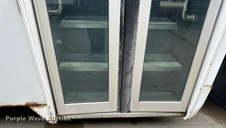 image for item OF9740 2009 Chevrolet  C5500 shuttle bus