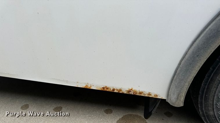 image for item OF9740 2009 Chevrolet  C5500 shuttle bus